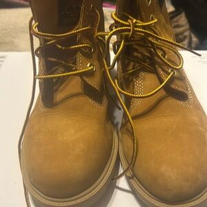 Child”s Timberland Boots -2.5